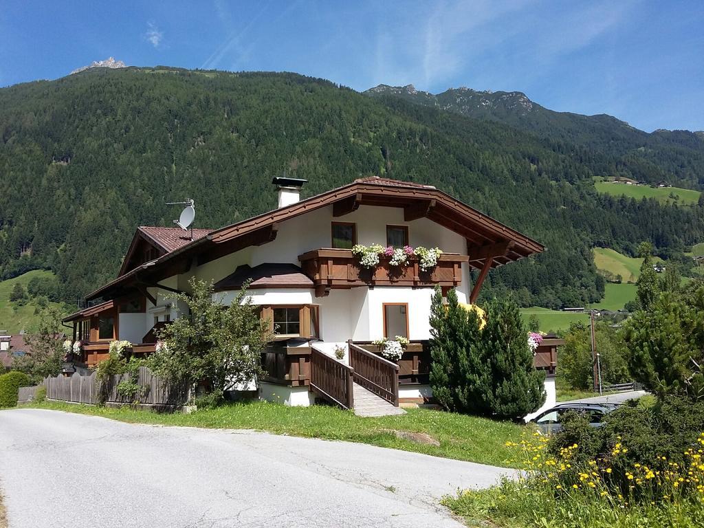 Haus Pinnistor Neustift im Stubaital Luaran gambar